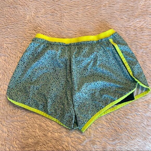 Nike running shorts with spandex - Picture 6 of 6